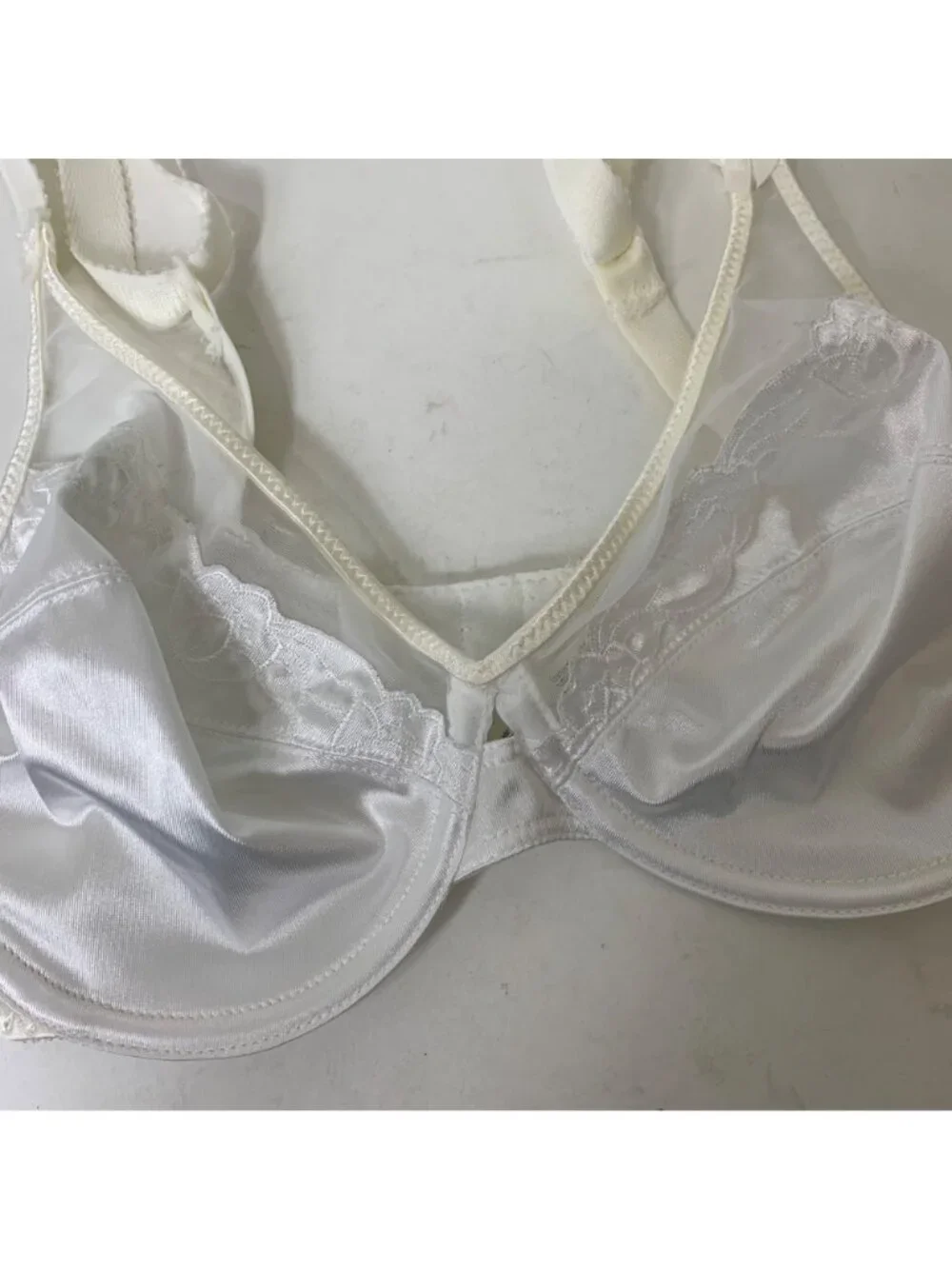 VTG 80s Bali Bra 34C White Satin Lace Underwire Sheer Romantic Bridal